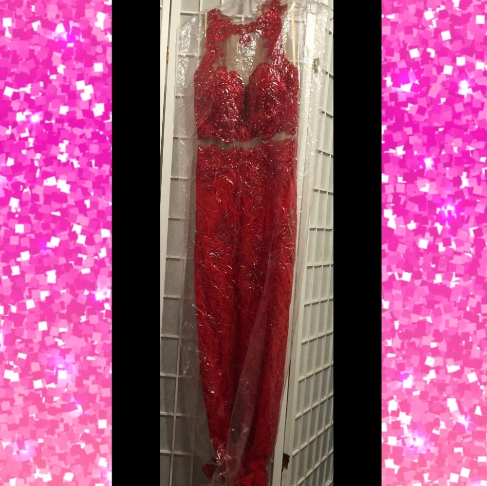 Prom/Homecoming/Dress - Picture 2 of 6